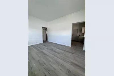 568 E 49th St, Hialeah, FL 33013 - Photo 3