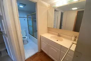 20379 W Country Club Dr, Aventura, FL 33180 - Photo 15