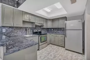 94 Pleasant Hill Ln, Tamarac, FL 33319 - Photo 5