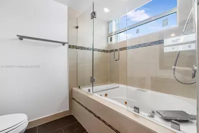 2401 Collins Ave #1808, Miami Beach, FL 33140 - Photo 29