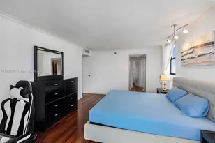 2401 Collins Ave, Miami Beach, FL 33140 - Photo 23