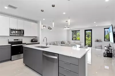 436 SE 12th Ct, Fort Lauderdale, FL 33316 - Photo 3