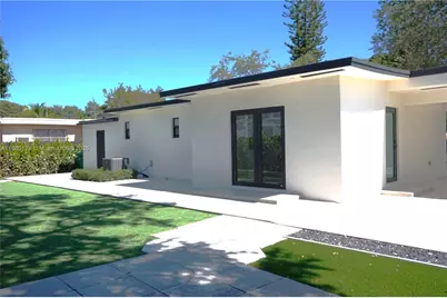 53 NW 68th St, Miami, FL 33150 - Photo 37