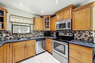 16475 Golf Club Rd, Weston, FL 33326 - Photo 11