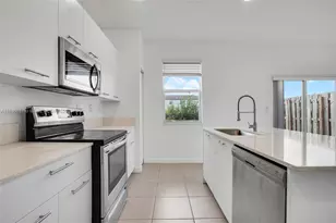 12609 NW 23rd Pl, Miami, FL 33167 - Photo 9