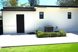 53 NW 68th St, Miami, FL 33150 - Photo 35