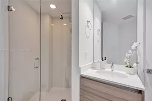121 NE 34th St, Miami, FL 33137 - Photo 23