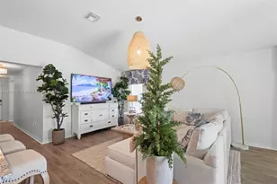 915 Overpool Ave, Davenport, FL 33896 - Photo 5