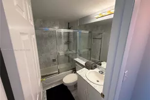 800 Claughton Island Dr, Miami, FL 33131 - Photo 15