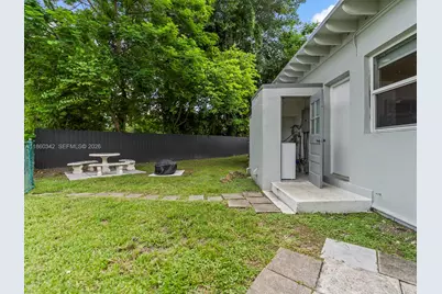 201 Flagler Dr, Miami Springs, FL 33166 - Photo 21