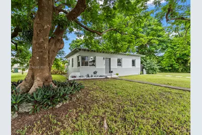201 Flagler Dr, Miami Springs, FL 33166 - Photo 1