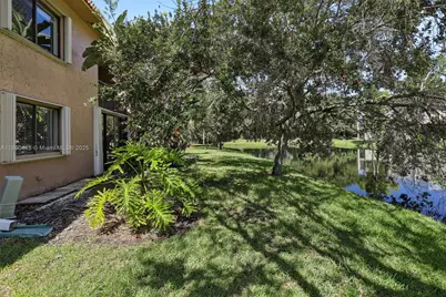 195 Lakeview Dr #105, Weston, FL 33326 - Photo 29