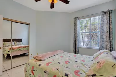 1485 W Lacosta Dr W, Pembroke Pines, FL 33027 - Photo 17