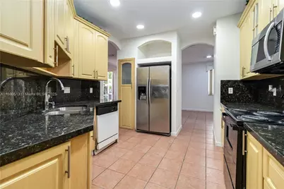 1958 NW 100th Ave, Pembroke Pines, FL 33024 - Photo 15