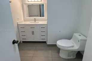 1301 NE Miami Gardens Dr, Miami, FL 33179 - Photo 9