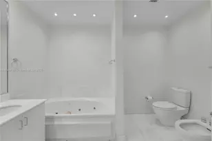 1 Century Ln, Miami Beach, FL 33139 - Photo 19