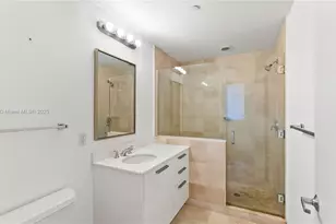 1050 Brickell Ave, Miami, FL 33131 - Photo 15