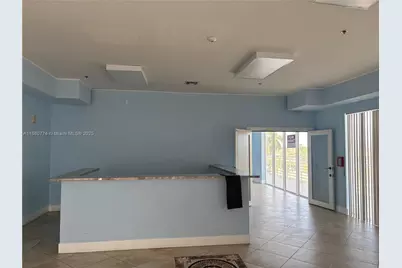 8302 NW 103rd St, Hialeah Gardens, FL 33016 - Photo 7