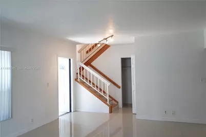 2800 S University Dr #2A, Davie, FL 33328 - Photo 13