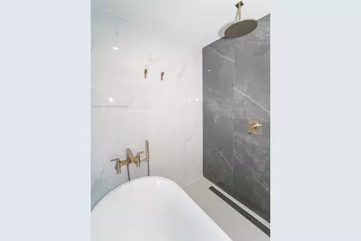 700 NE 24th St #2904, Miami, FL 33137 - Photo 17