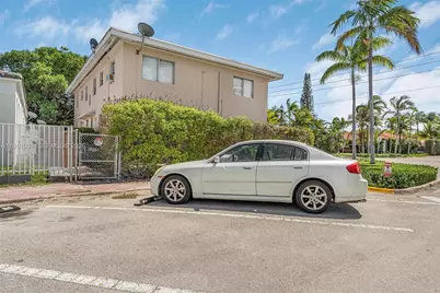 8031 Hawthorne Ave, Miami Beach, FL 33141 - Photo 3