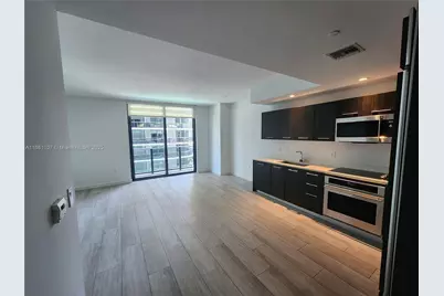 55 SW 9th St #1402, Miami, FL 33130 - Photo 3