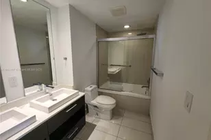 55 SW 9th St, Miami, FL 33130 - Photo 11