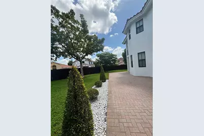 9713 NW 8th Ter, Miami, FL 33172 - Photo 7