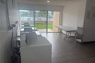 8889 Fontainebleau Blvd, Miami, FL 33172 - Photo 23