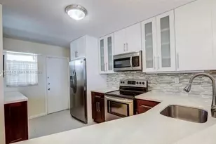 1780 NE 191st St, Miami, FL 33179 - Photo 7