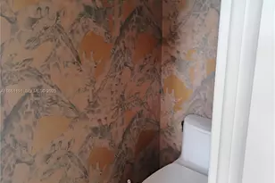 612 NE 27th Ave, Hallandale Beach, FL 33009 - Photo 7