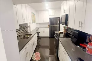 4400 Hillcrest Dr, Hollywood, FL 33021 - Photo 9