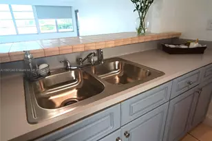 8000 Harding Ave, Miami Beach, FL 33141 - Photo 13