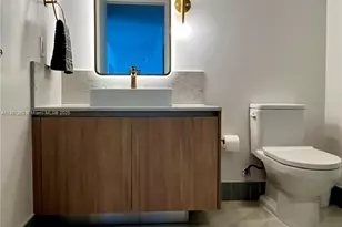 159 NE 6th St, Miami, FL 33132 - Photo 11