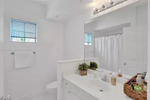 17100 N Bay Rd, Sunny Isles Beach, FL 33160 - Photo 9