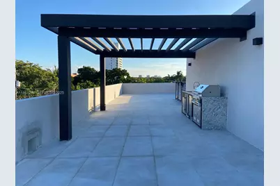 1431 SW 20th St, Miami, FL 33145 - Photo 9