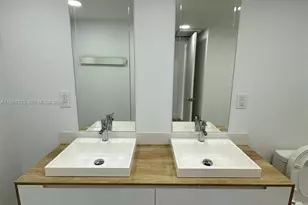 5600 Collins Ave, Miami Beach, FL 33140 - Photo 17