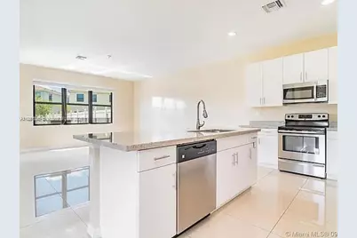 19220 NE 9th Pl, Miami, FL 33179 - Photo 9