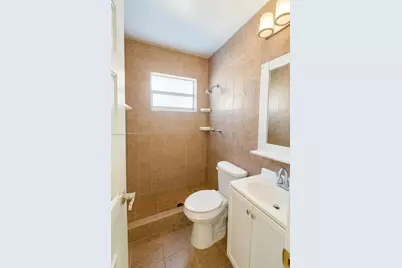 2403 NW 53rd St, Tamarac, FL 33309 - Photo 11