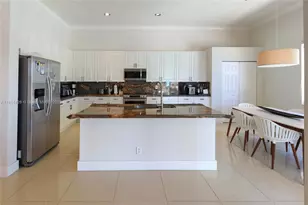 1600 Blue Jay Cir, Weston, FL 33327 - Photo 17