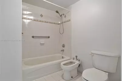 9340 Fontainebleau Blvd #W505, Miami, FL 33172 - Photo 7