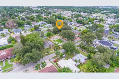 2476 NW 97th St, Miami, FL 33147 - Photo 5