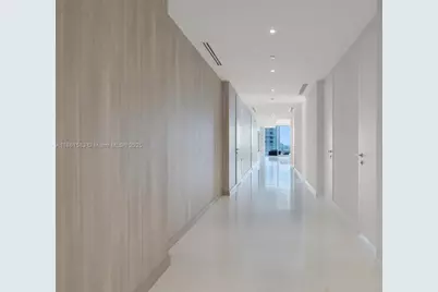 300 Biscayne Boulevard Way #2701, Miami, FL 33131 - Photo 15