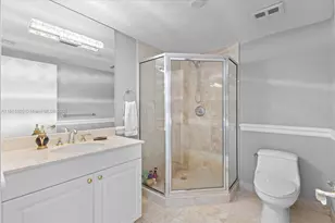 20201 E Country Club Dr, Aventura, FL 33180 - Photo 21