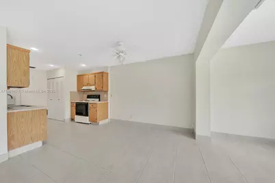 3319 Americo Dr, West Palm Beach, FL 33417 - Photo 9