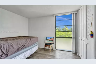 3101 N Country Club Dr #401, Aventura, FL 33180 - Photo 17