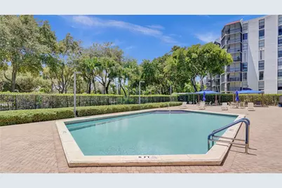 3101 N Country Club Dr #401, Aventura, FL 33180 - Photo 35