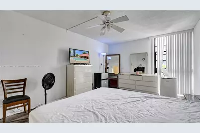 3101 N Country Club Dr #401, Aventura, FL 33180 - Photo 5