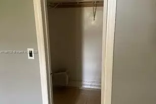 31 SW 8th Ct, Hallandale Beach, FL 33009 - Photo 5