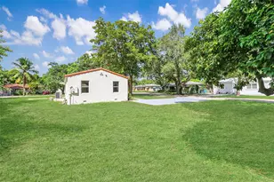 11320 NE 11th Pl, Biscayne Park, FL 33161 - Photo 31